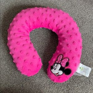 Baby car seat neck rest